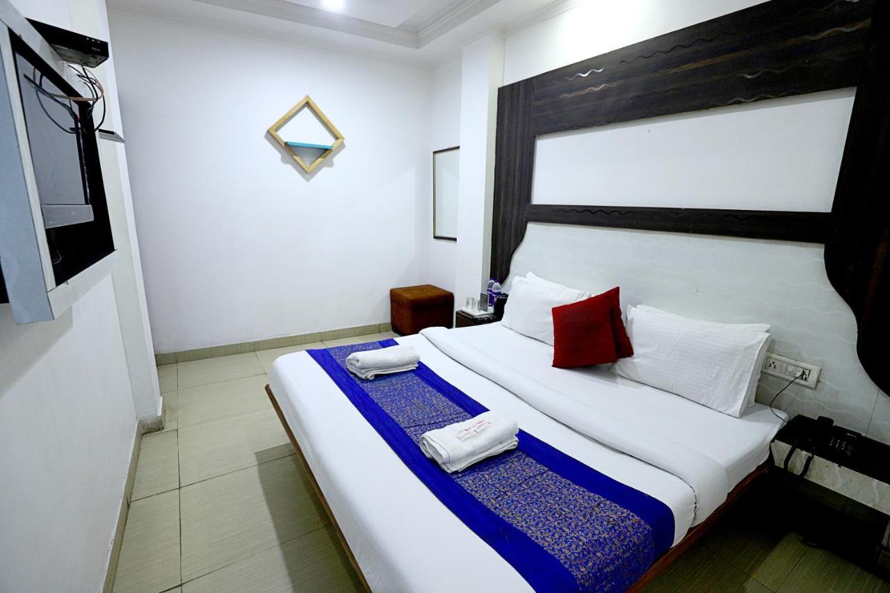 Hotel Nityaa Suites New Delhi Exterior photo
