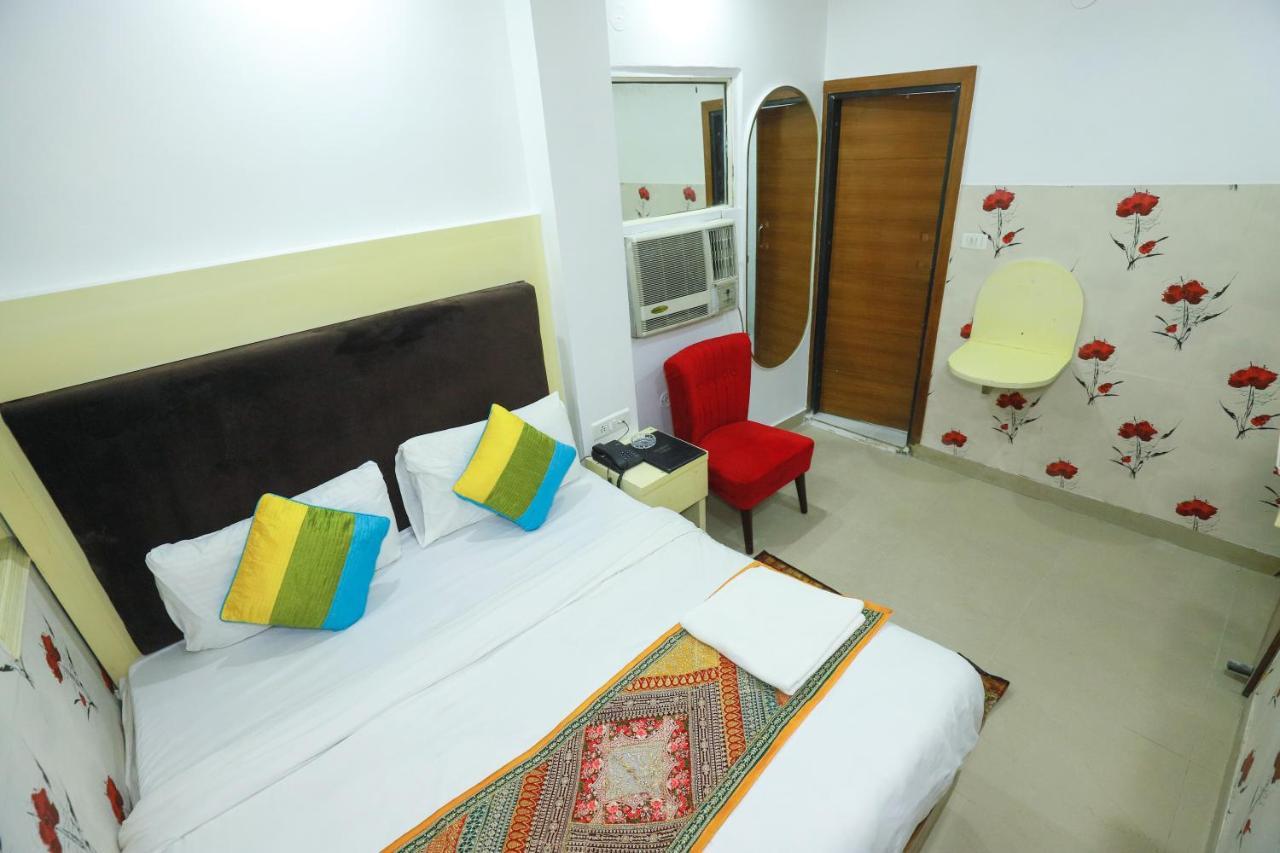 Hotel Nityaa Suites New Delhi Exterior photo