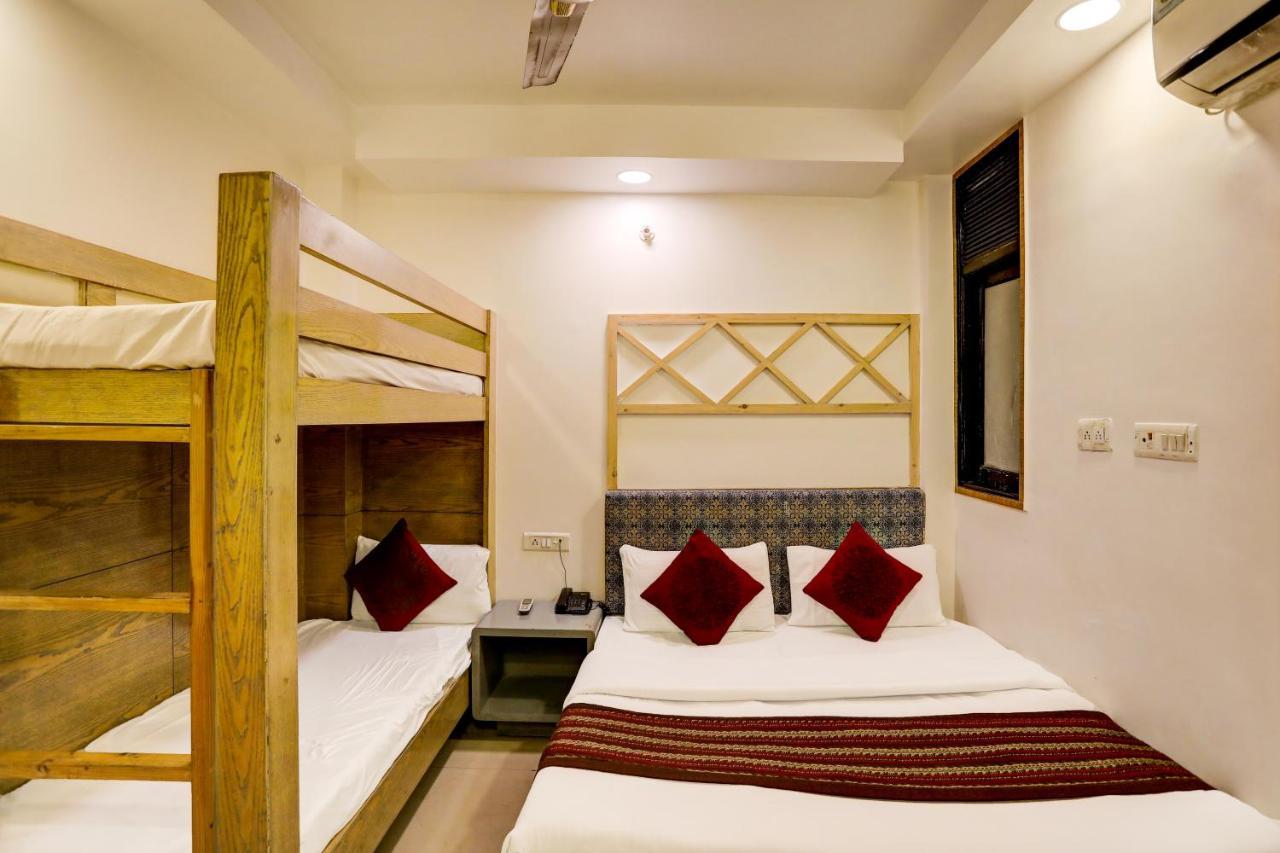 Hotel Nityaa Suites New Delhi Exterior photo