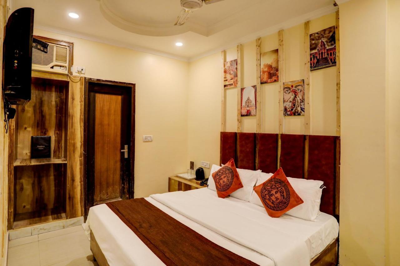 Hotel Nityaa Suites New Delhi Exterior photo
