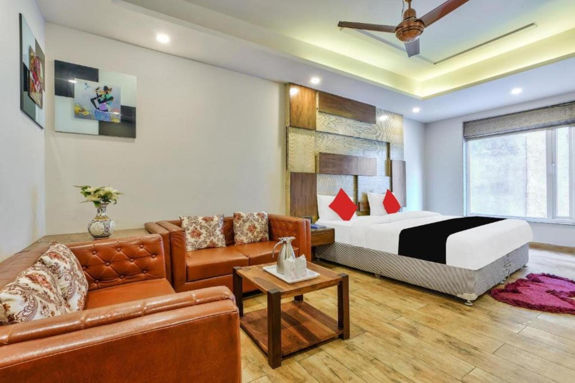 Hotel Nityaa Suites New Delhi Exterior photo
